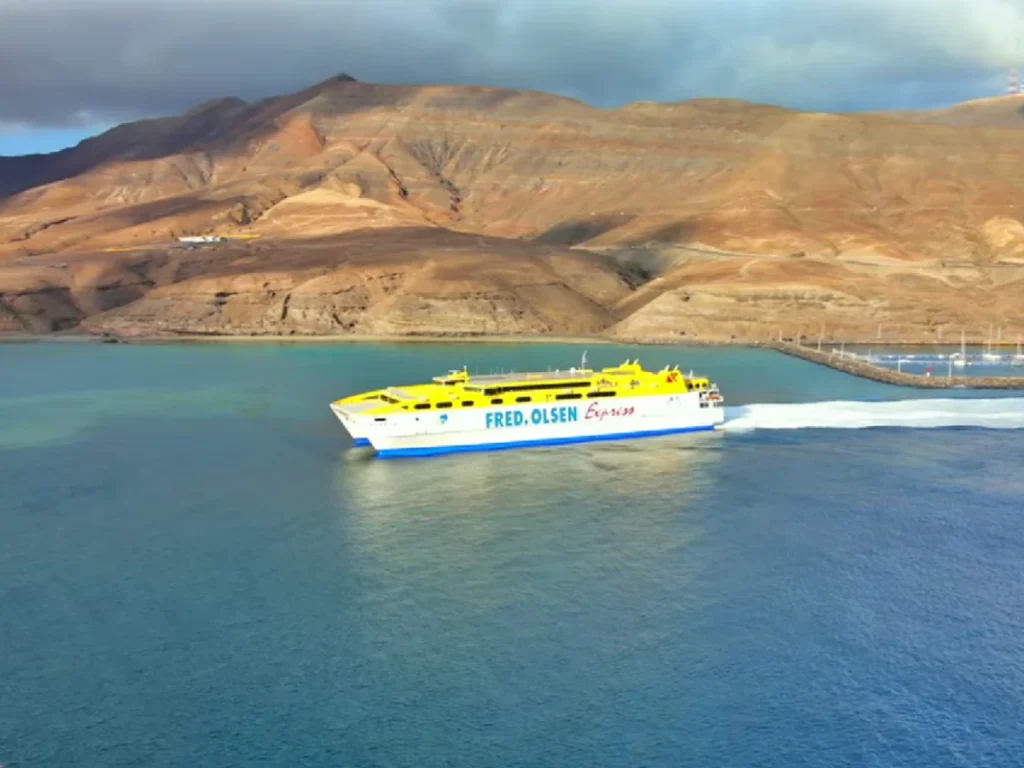 Fred Olsen estrena catamarán entre Fuerteventura y Lanzarote